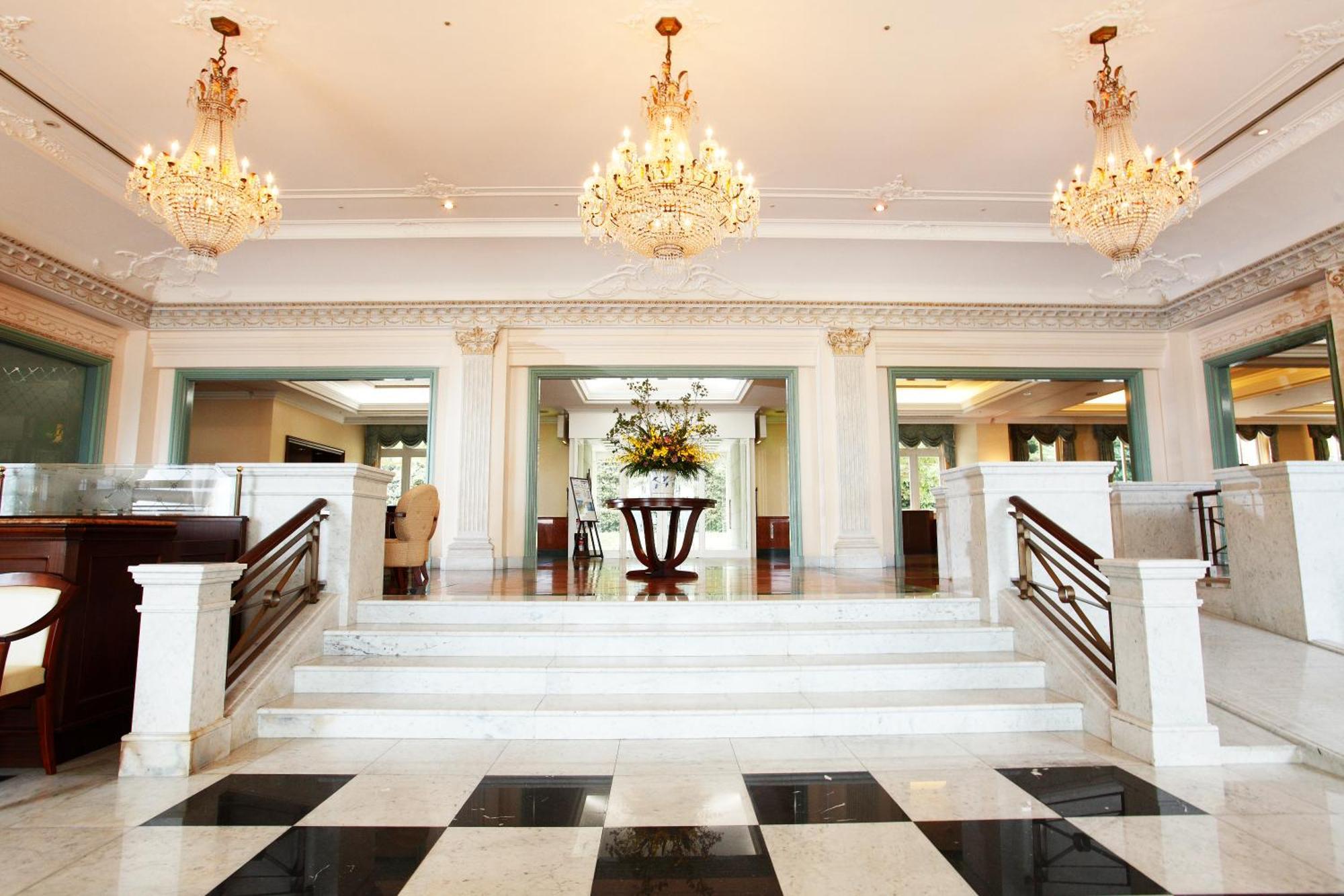 Hotel Den Haag Huis Ten Bosch Sasebo Luaran gambar The lobby of the hotel