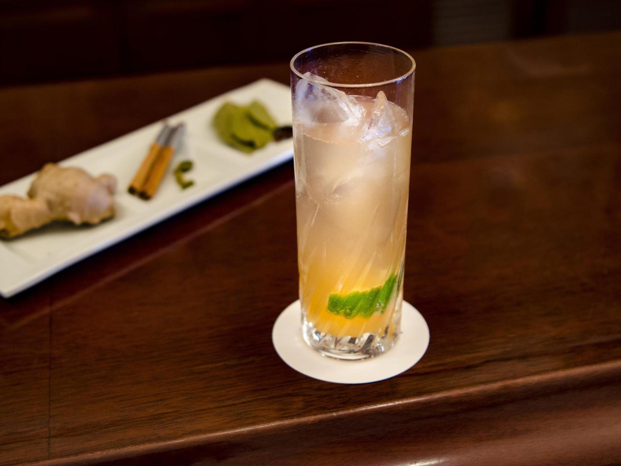Hotel Den Haag Huis Ten Bosch Sasebo Luaran gambar A ginger beer cocktail