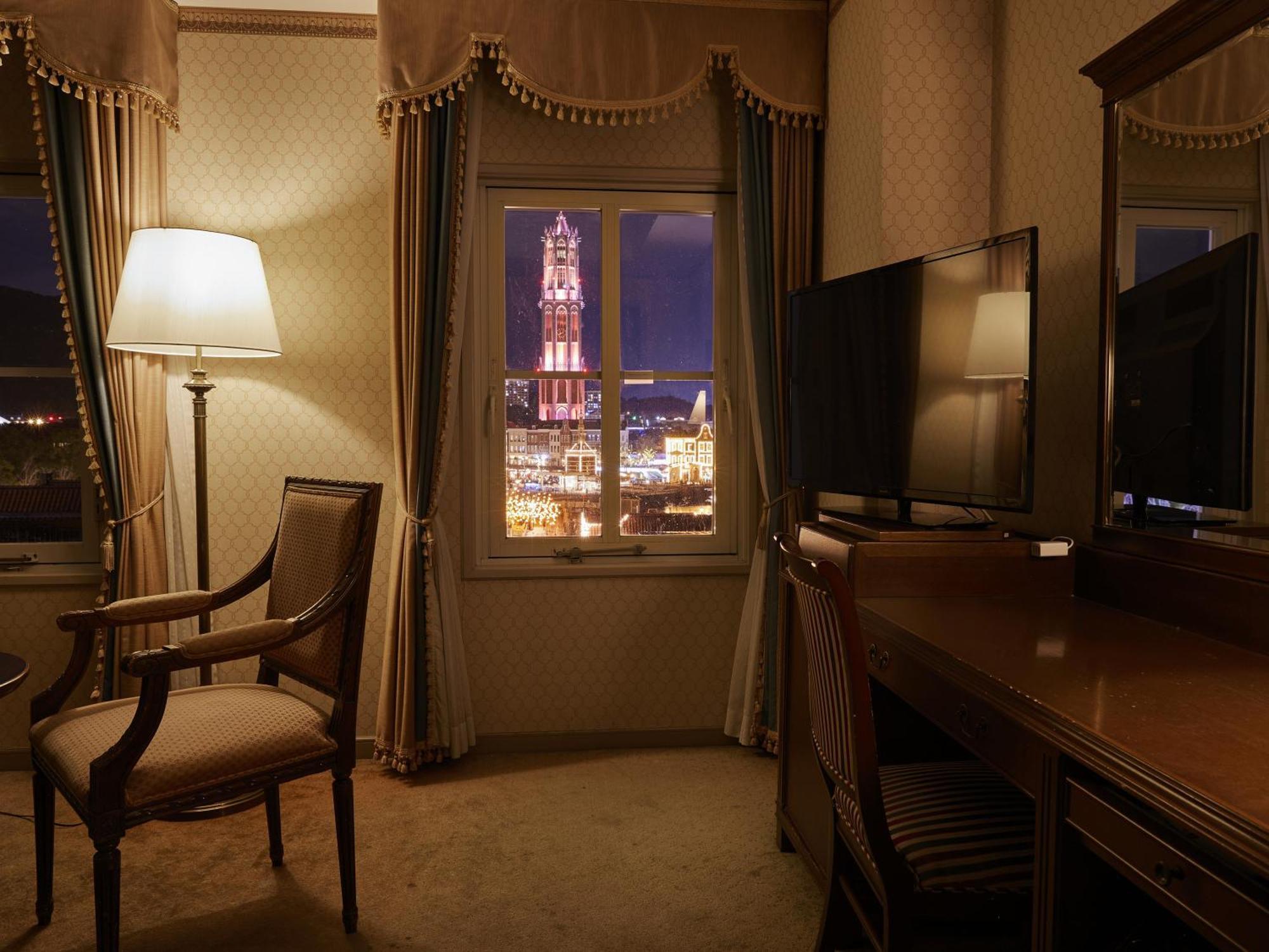 Hotel Den Haag Huis Ten Bosch Sasebo Luaran gambar A room at the Four Seasons Hotel