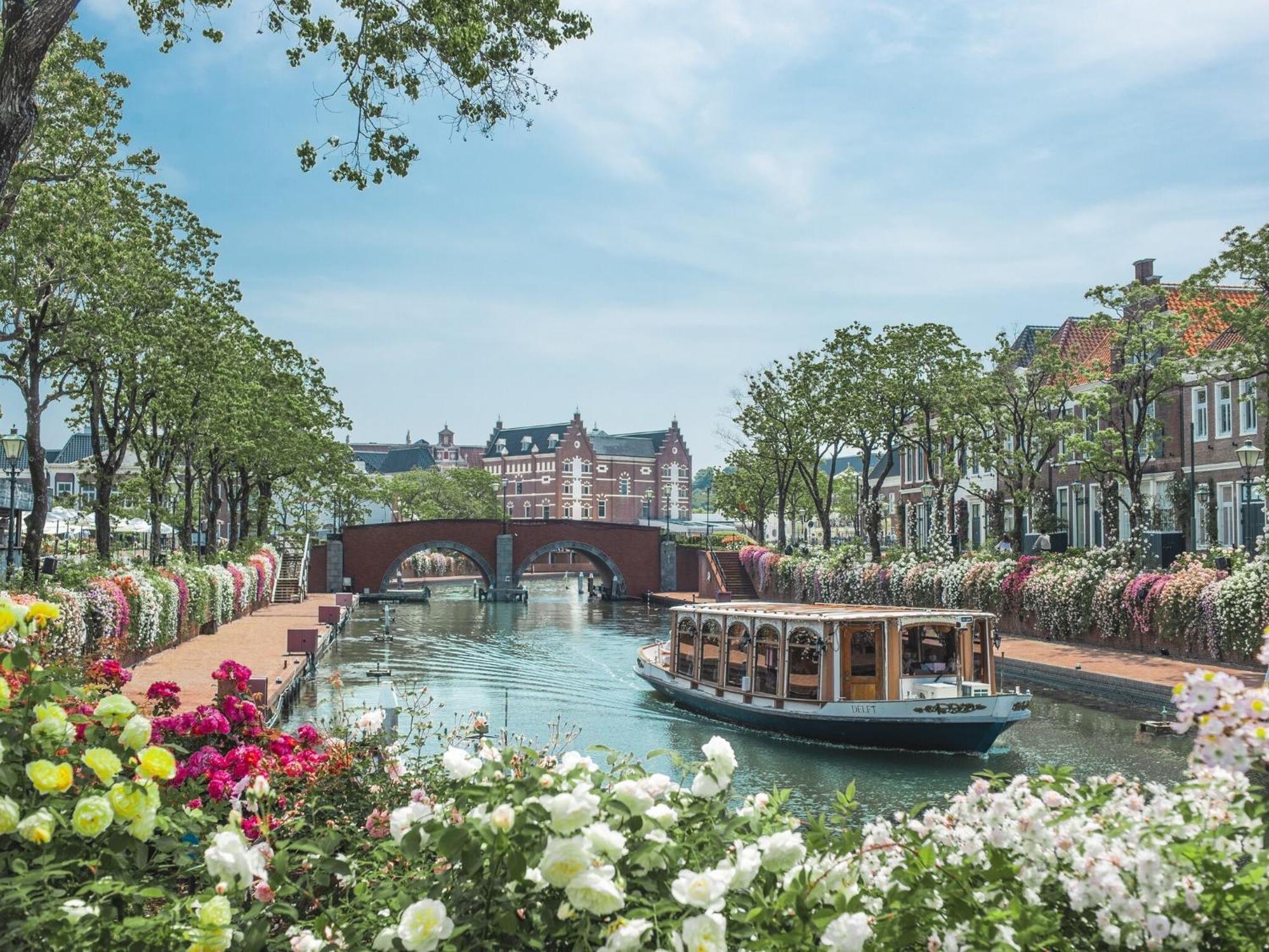 Hotel Den Haag Huis Ten Bosch Sasebo Luaran gambar The planned canal in the centre of the town